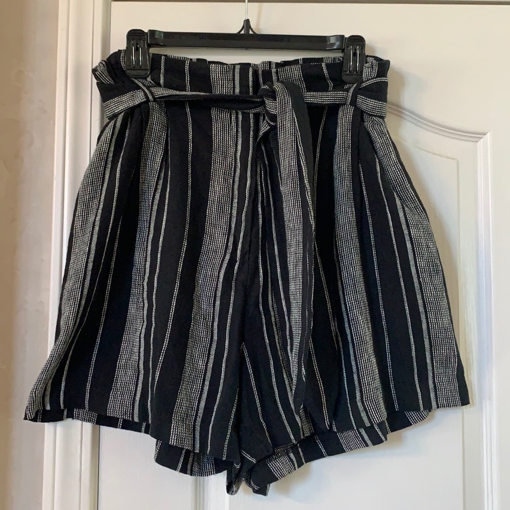 H&M - Size 12 - Linen Blend Shorts